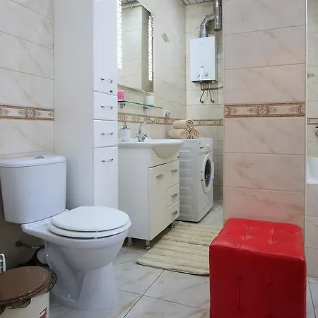 Aparton Nezavisimosti Prospect 52/5 Jacuzzi Apartment
